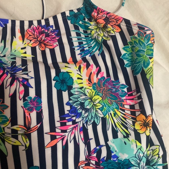 Girls One Piece Bathing Suit / Swimsuit - Picture 2 of 6